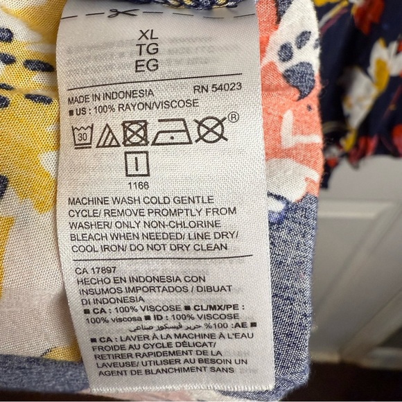 Old Navy Floral Women's Blouse - Multicolor Size XL GUC - Picture 6 of 6